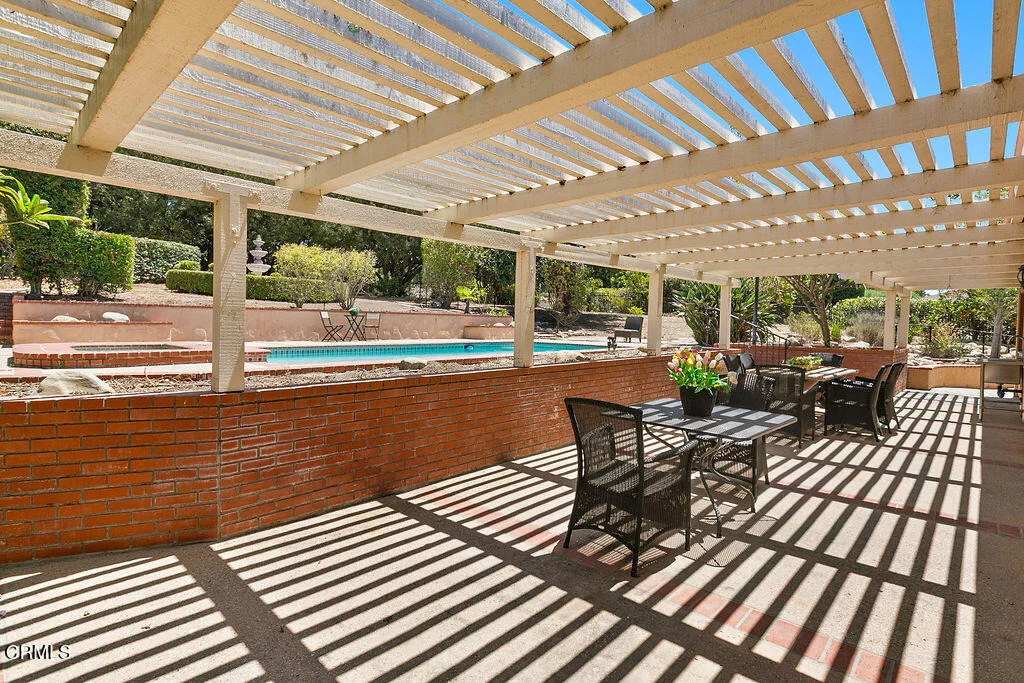 Photo of 567 N Avocado Place
