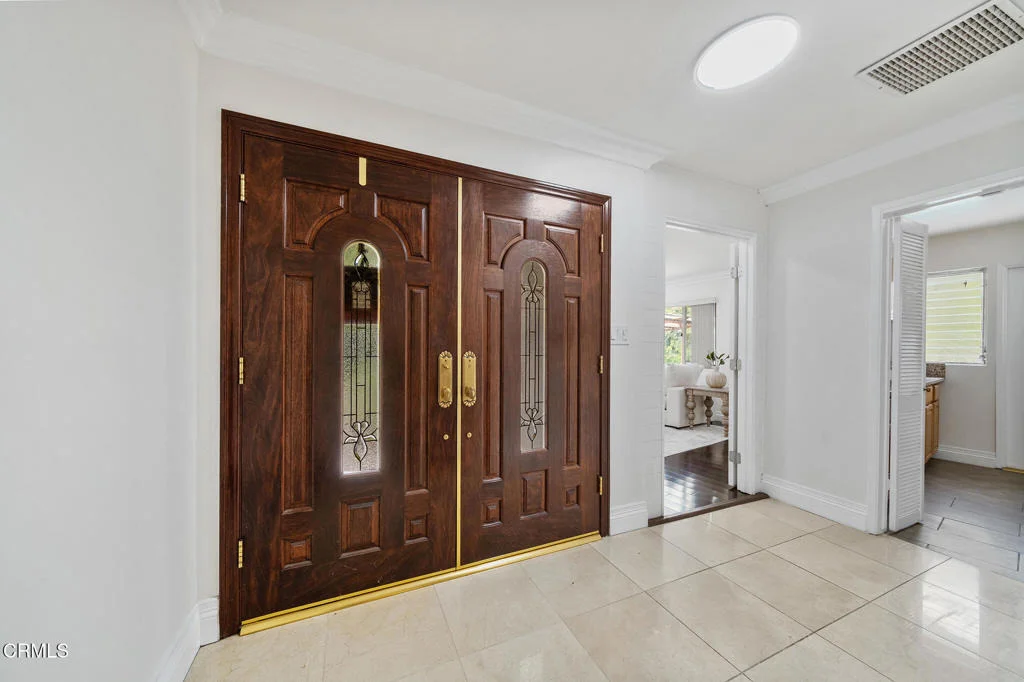 Photo of 1105 Alhambra Road