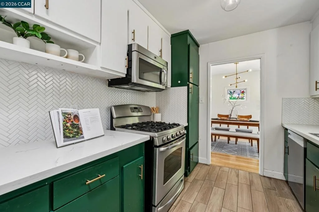 Photo of 1243 Davis Ave.
