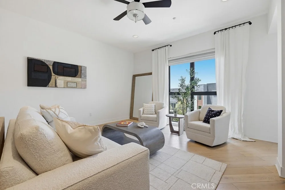 Photo of Unit 406 at 402 Rockefeller