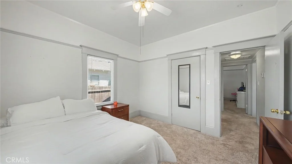 Photo of 115 W 19th