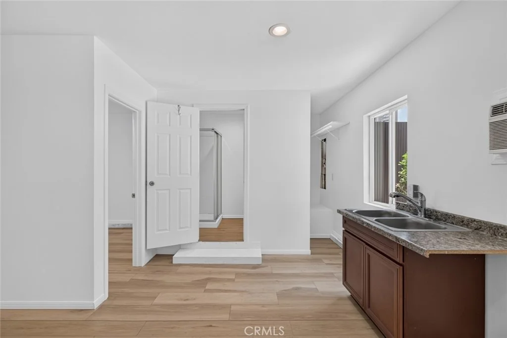 Photo of 528 W Doran