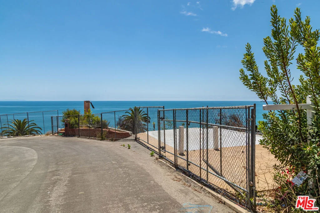 Photo of 21470 Rambla Vista