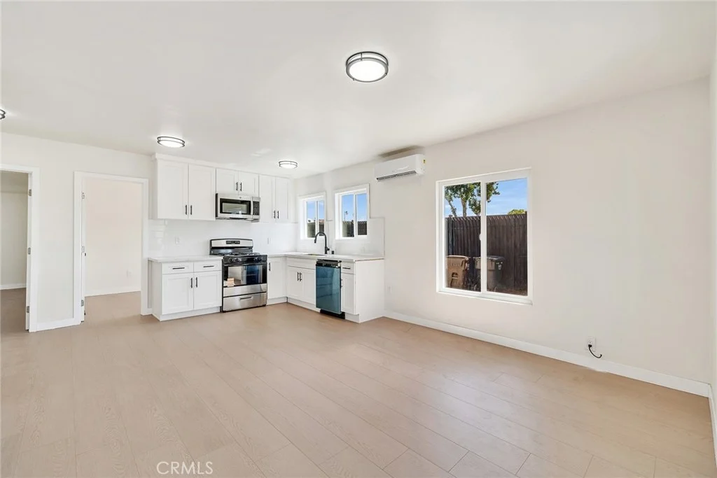 Photo of 215 E Elm Street