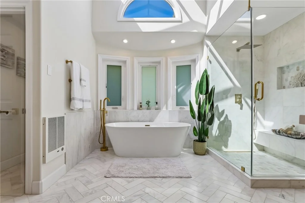 Photo of 2300 John Street