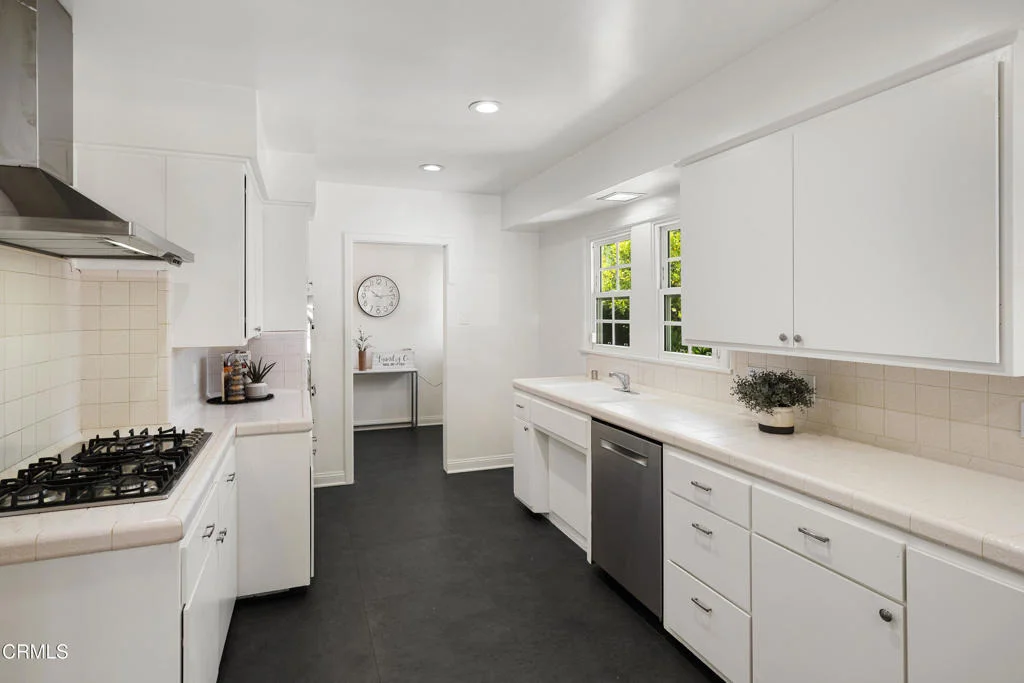 Photo of 8438 Beverly Drive