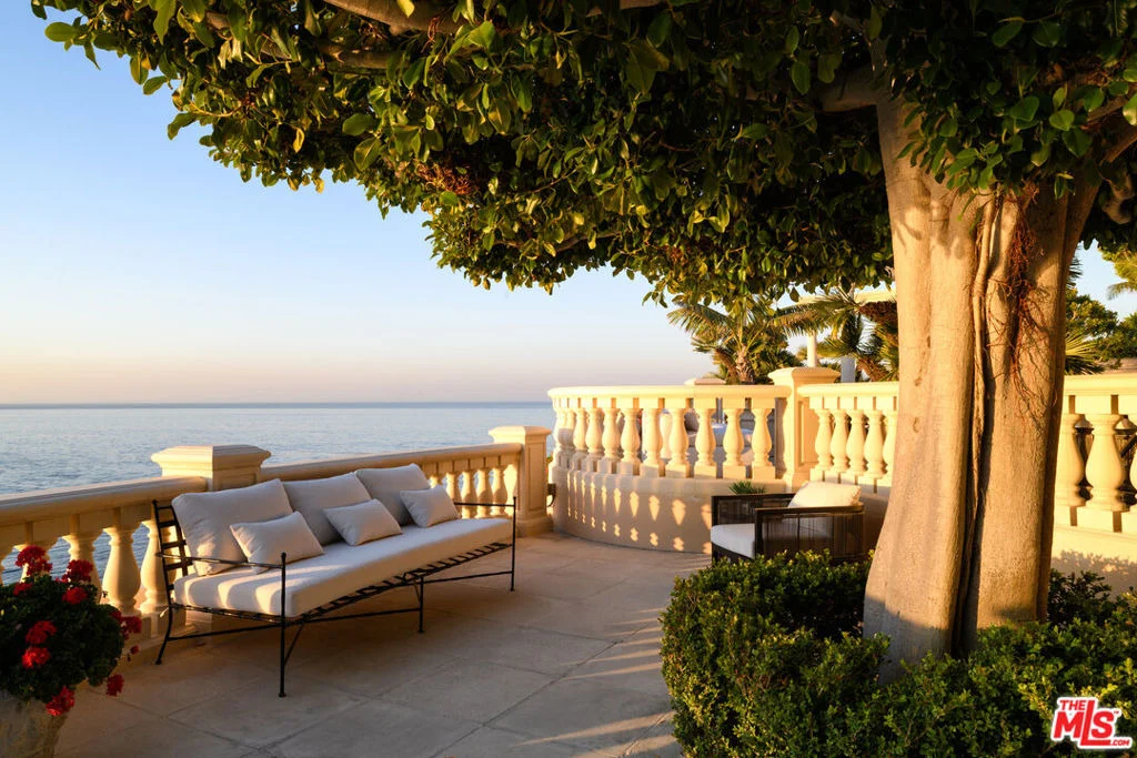 Photo of 28824 Cliffside Drive