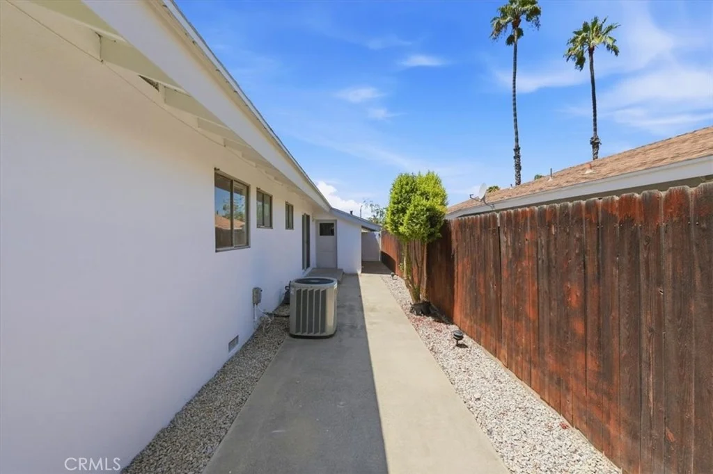 Photo of 4305 Salerno