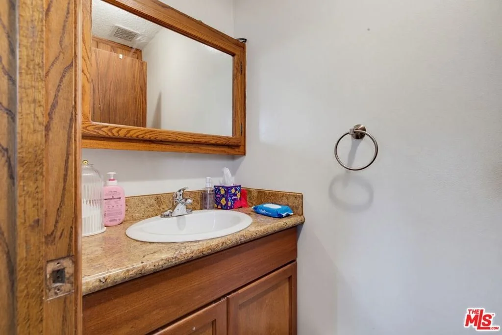 Photo of 291 Simmons Avenue