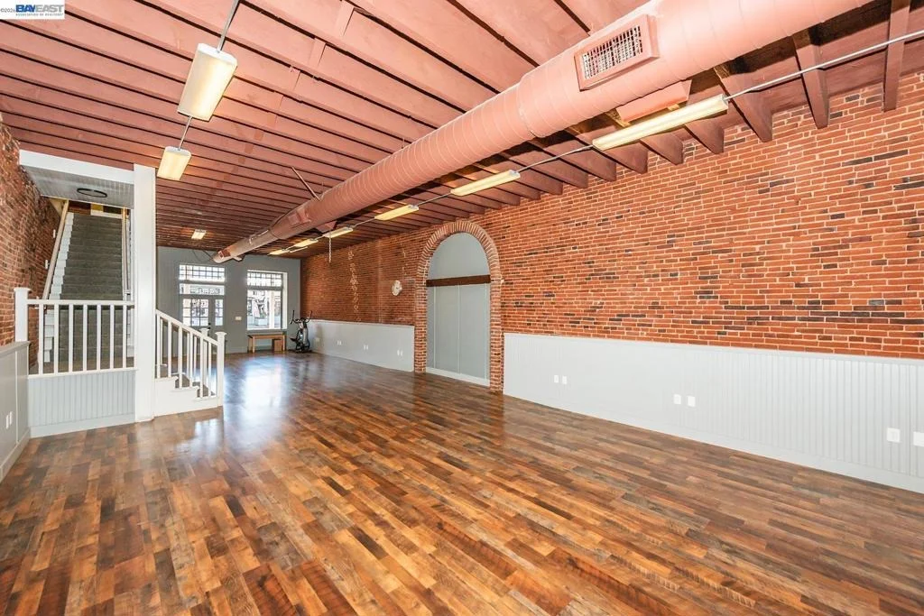 Photo of 525 Main St.