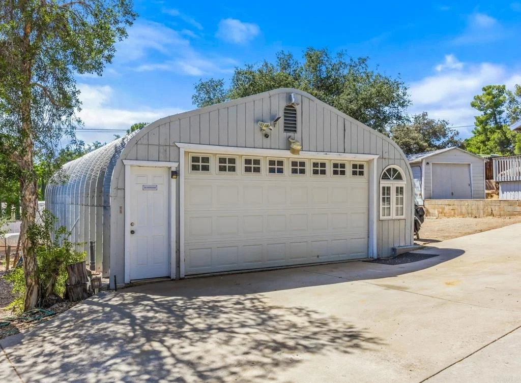 Photo of 2430 Alpine Boulevard