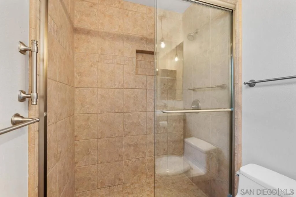 Photo of 1242 Hillcrest Lane