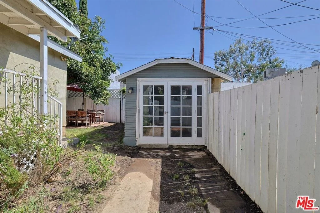 Photo of 512 E Tujunga Avenue