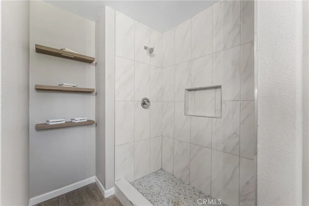 Photo of 1735 W Jenner Street