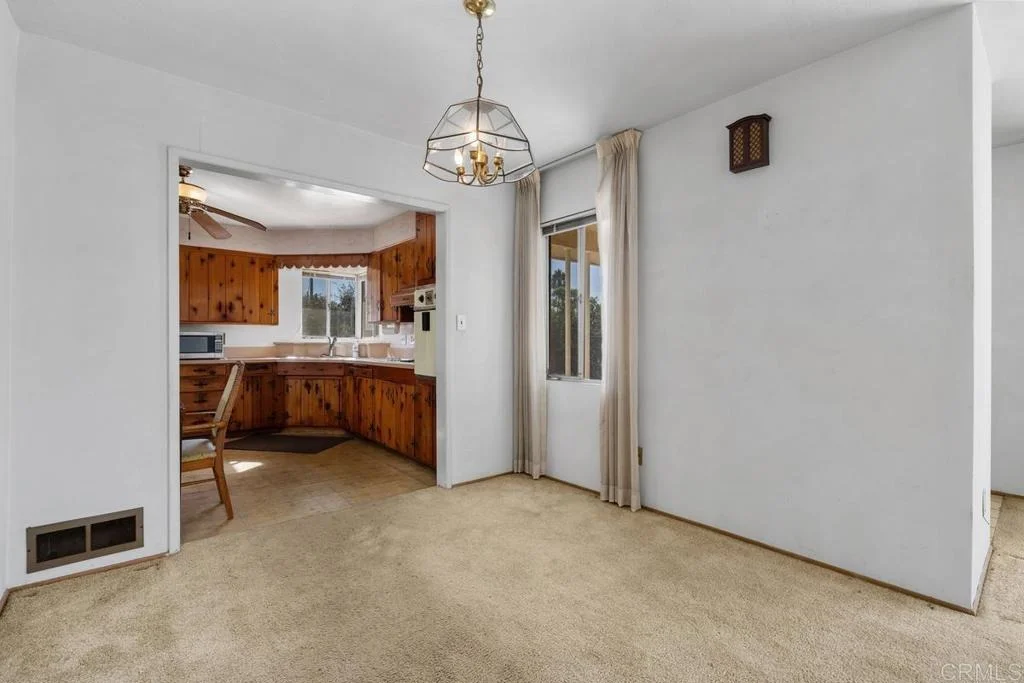 Photo of 2947 Helix Street