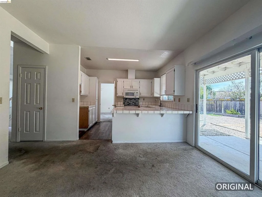 Photo of 336 Lakespring Pl