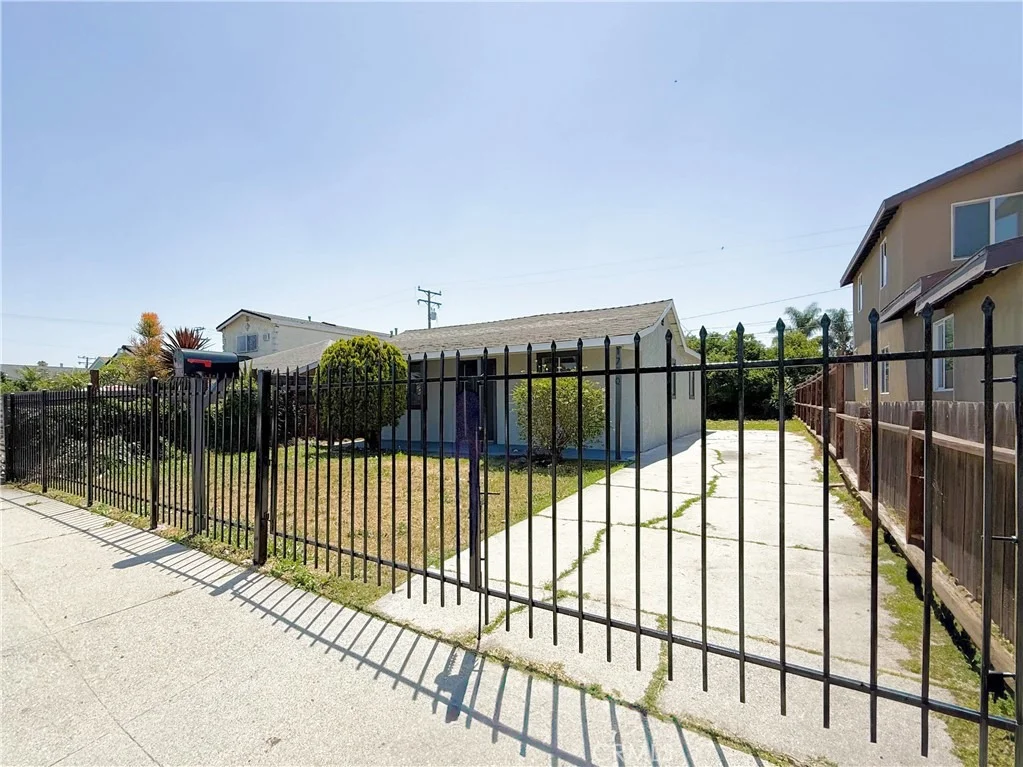 Photo of 1700 W 153rd Street