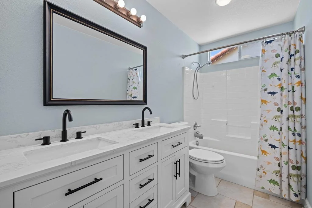 Photo of 765 Avenida Abeja