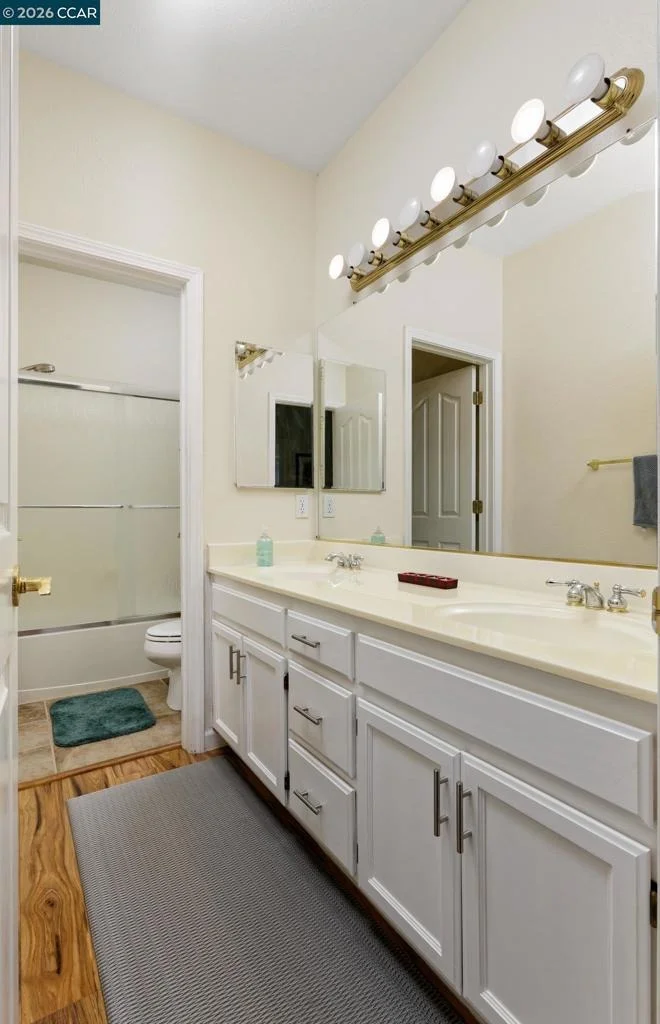 Photo of 1315 Oak Crest Way