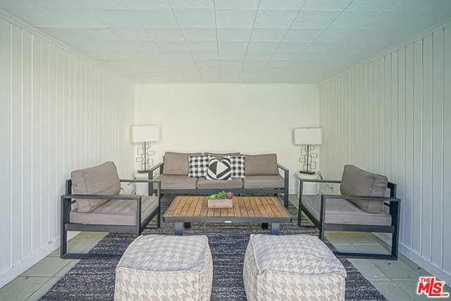 Photo of 517 N Rodeo Drive