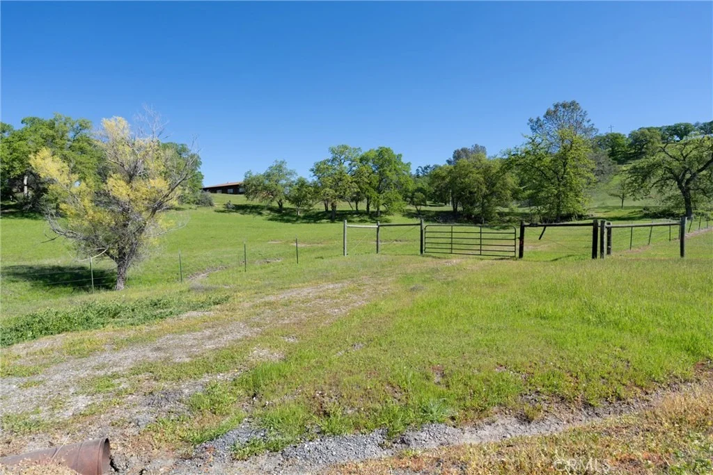 Photo of 4053 Hidden Valley