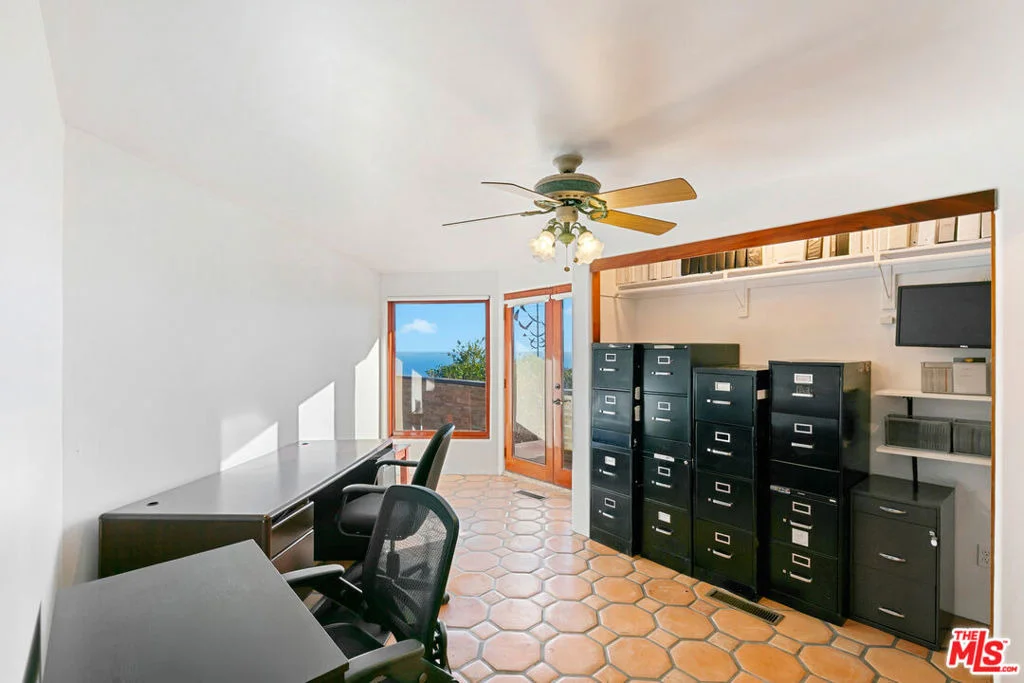 Photo of 23010 Saddle Peak Road