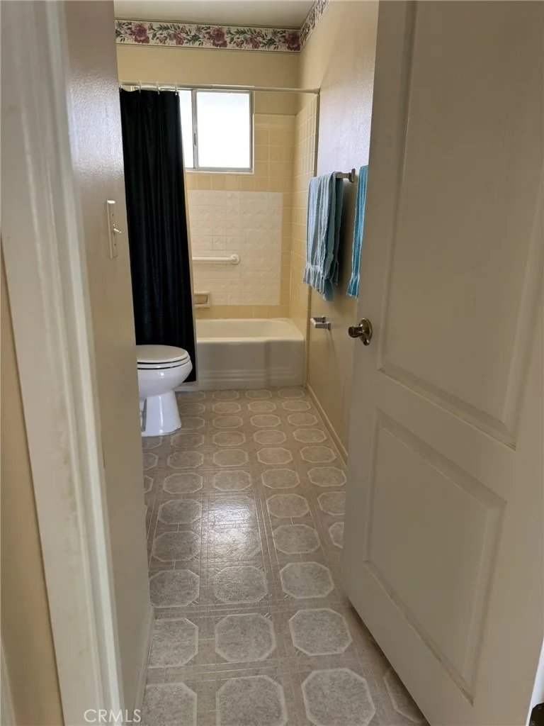 Photo of 25720 Ridgemoor
