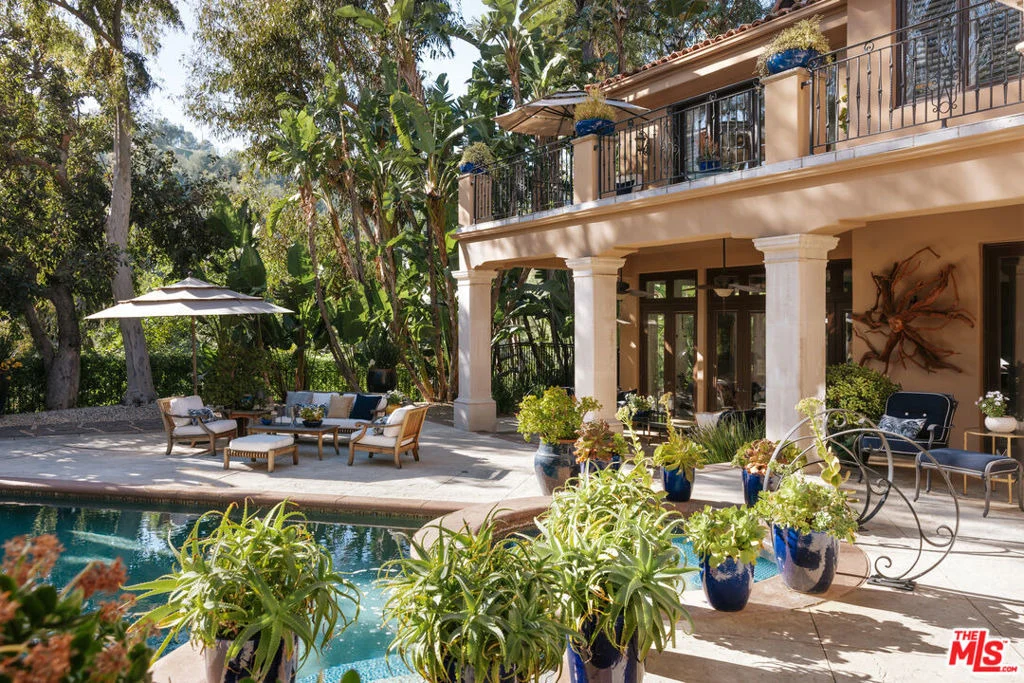 Photo of 2700 Benedict Canyon Drive
