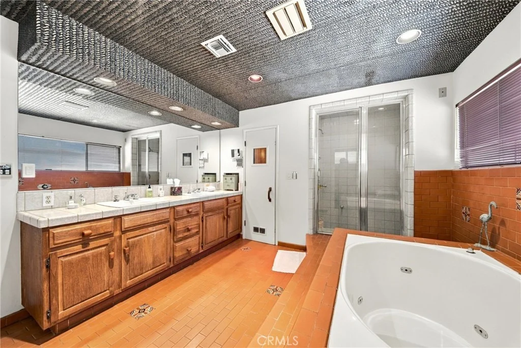 Photo of 5919 Hill