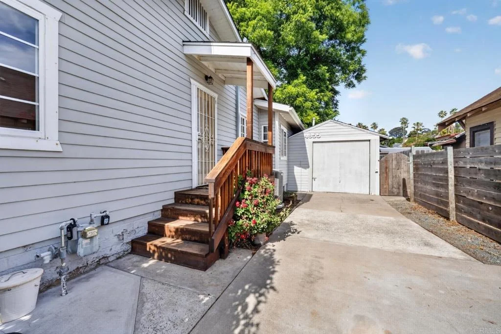 Photo of 4855 Pine Street