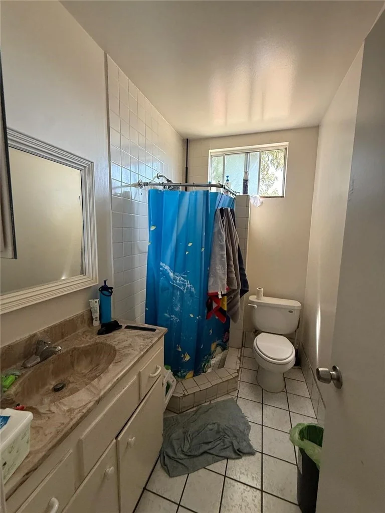 Photo of 2164 Goodall Ave