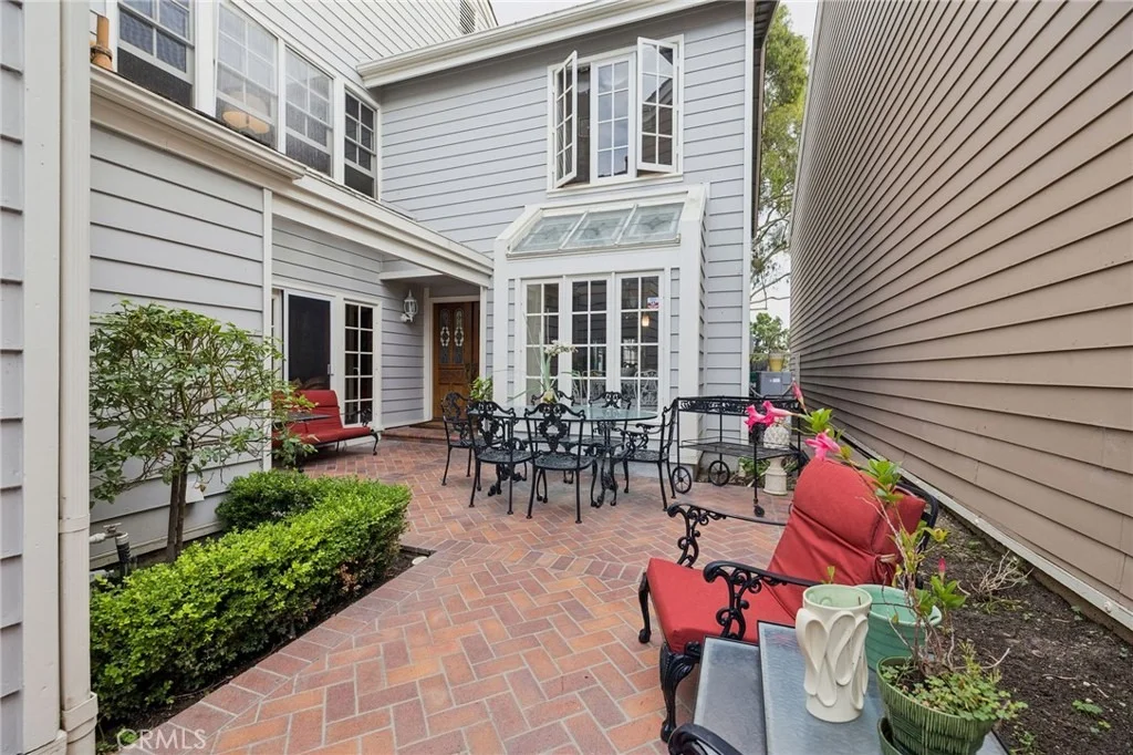 Photo of 6068 Avenida De Castillo