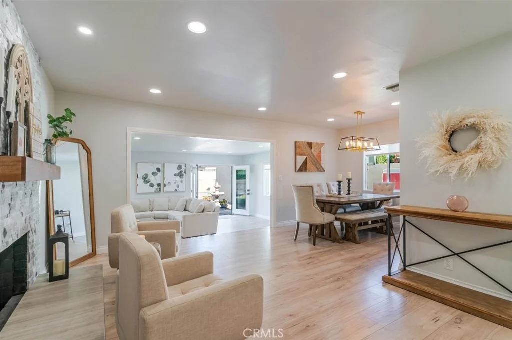 Photo of 447 W Bennett Avenue