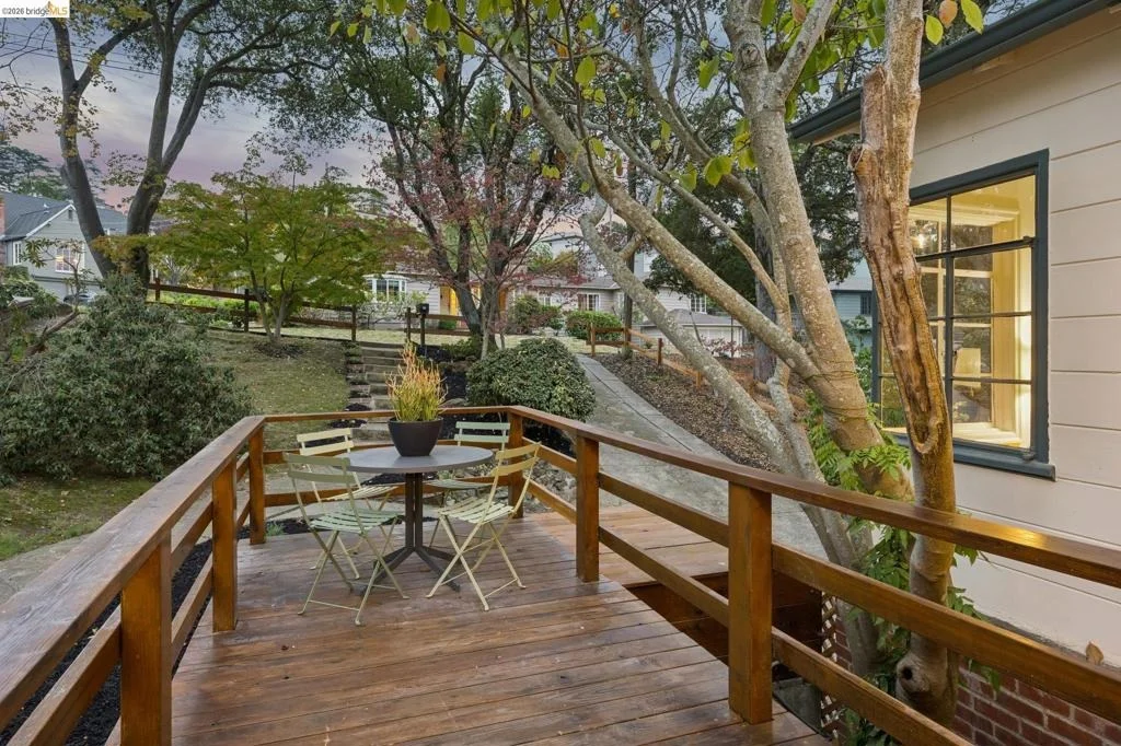 Photo of 2380 Leimert Blvd