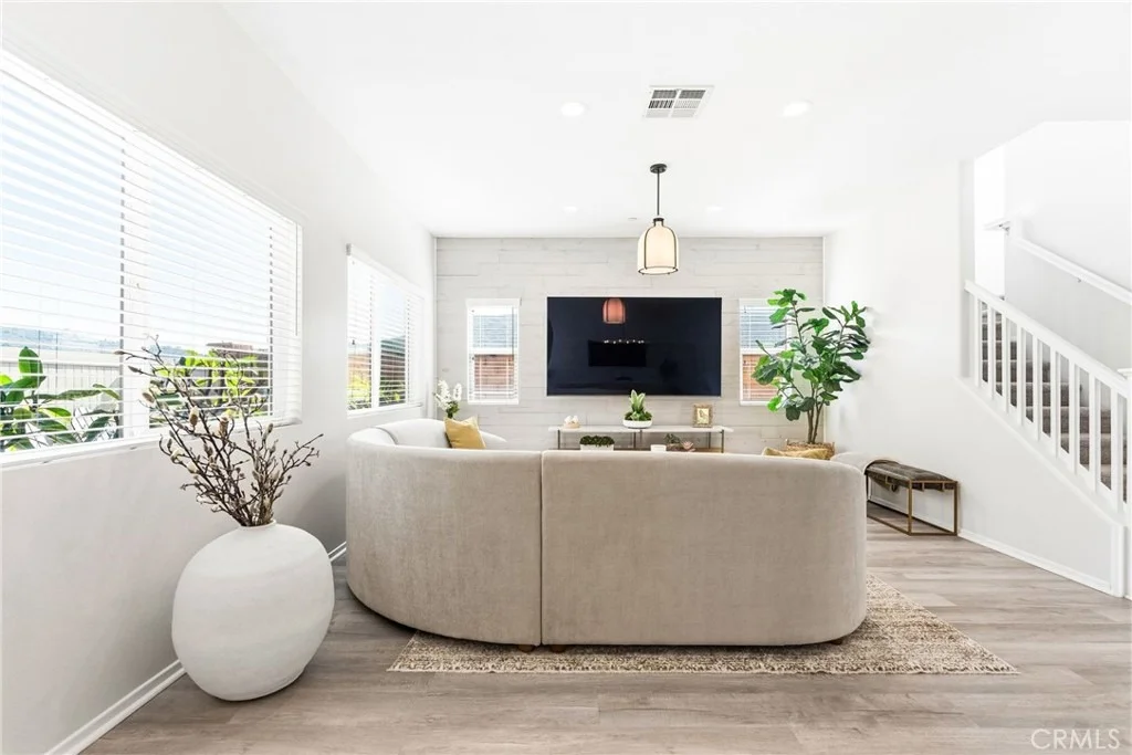 Photo of 205 Windsor Grey