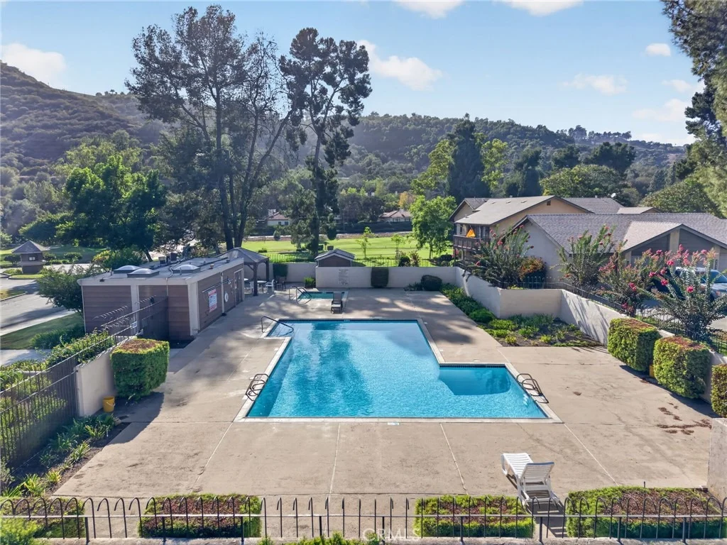 Photo of 1620 Pala Lake