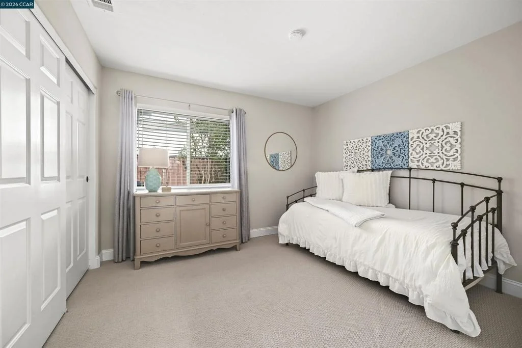 Photo of 219 Viewpoint Dr