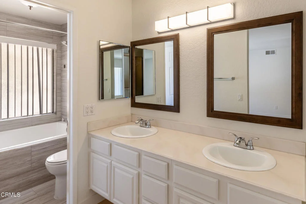 Photo of 6131 Fremont Circle