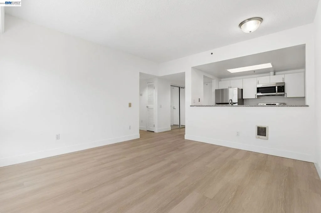 Photo of Unit 546 at 989 Webster Street