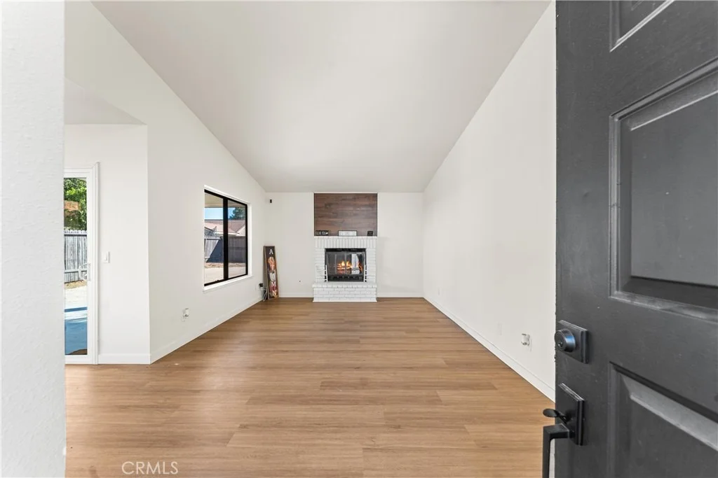 Photo of 1002 E Avenue J6 Avenue