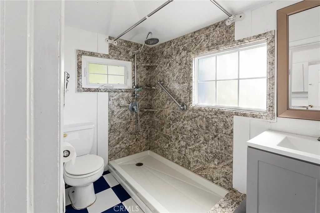 Photo of 818 6th Avenue