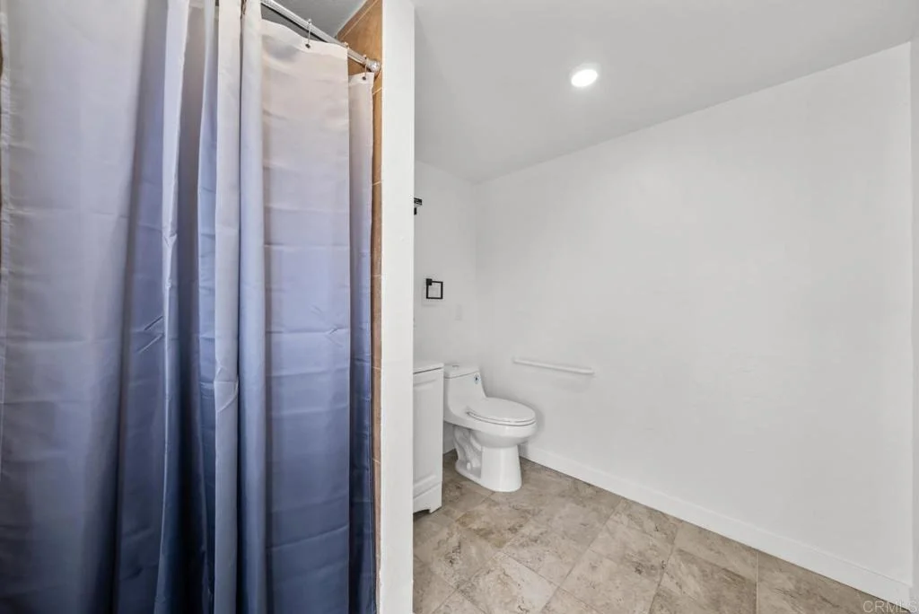 Photo of 515 Iona Drive