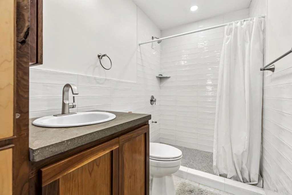Photo of 21179 Sutherland Dam Road