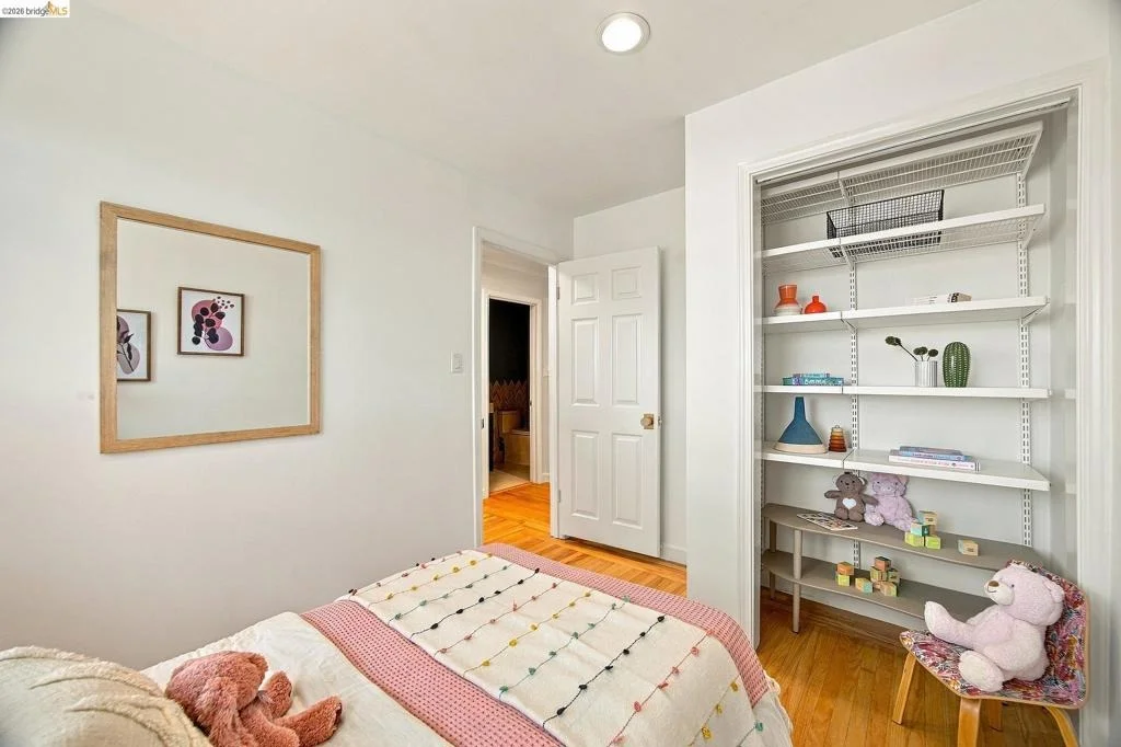 Photo of 866 Alma Place