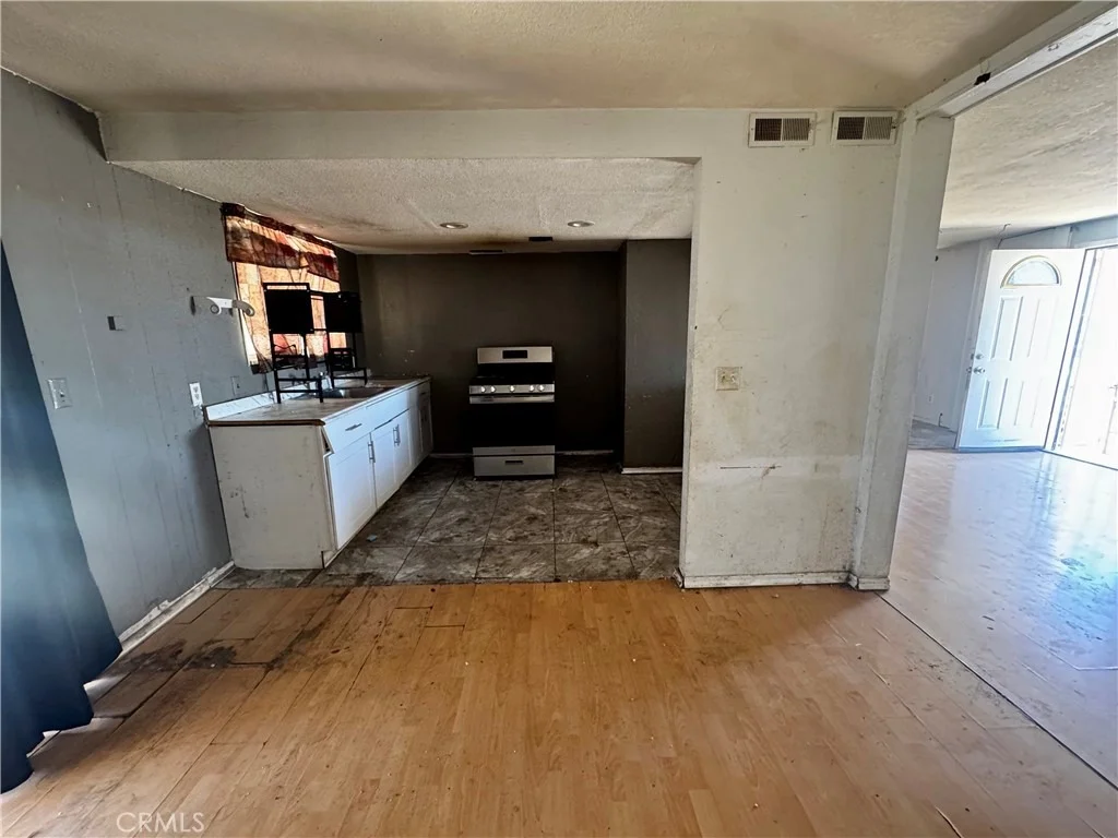 Photo of 2045 Desoto Street