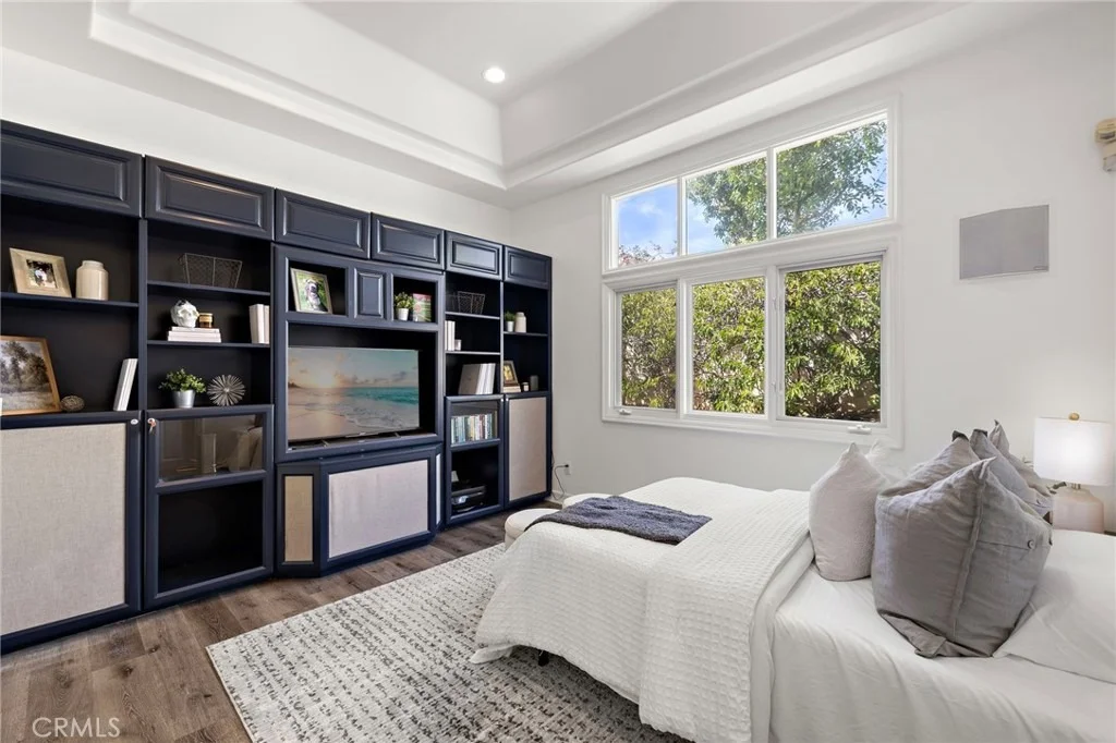 Photo of 1582 White Alder