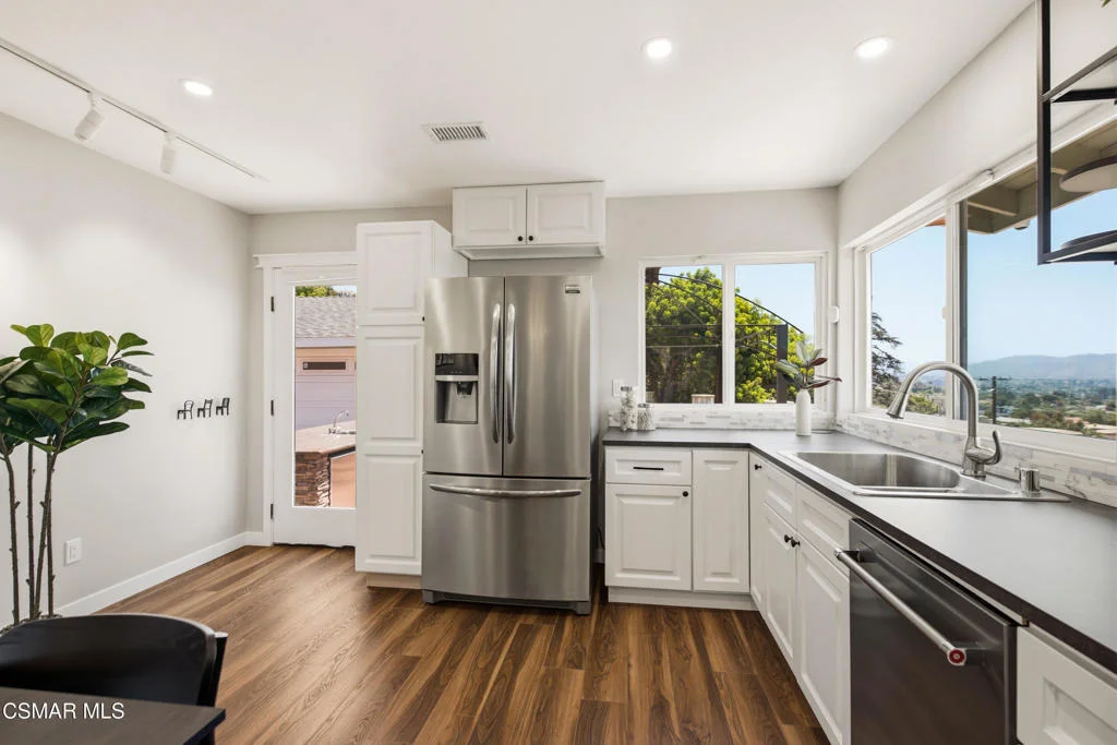 Photo of 315 N Loop Drive