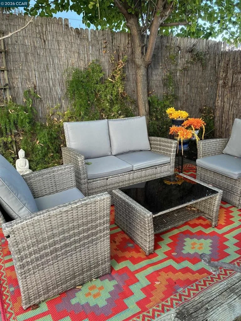 Photo of 330 Aguilar Pl