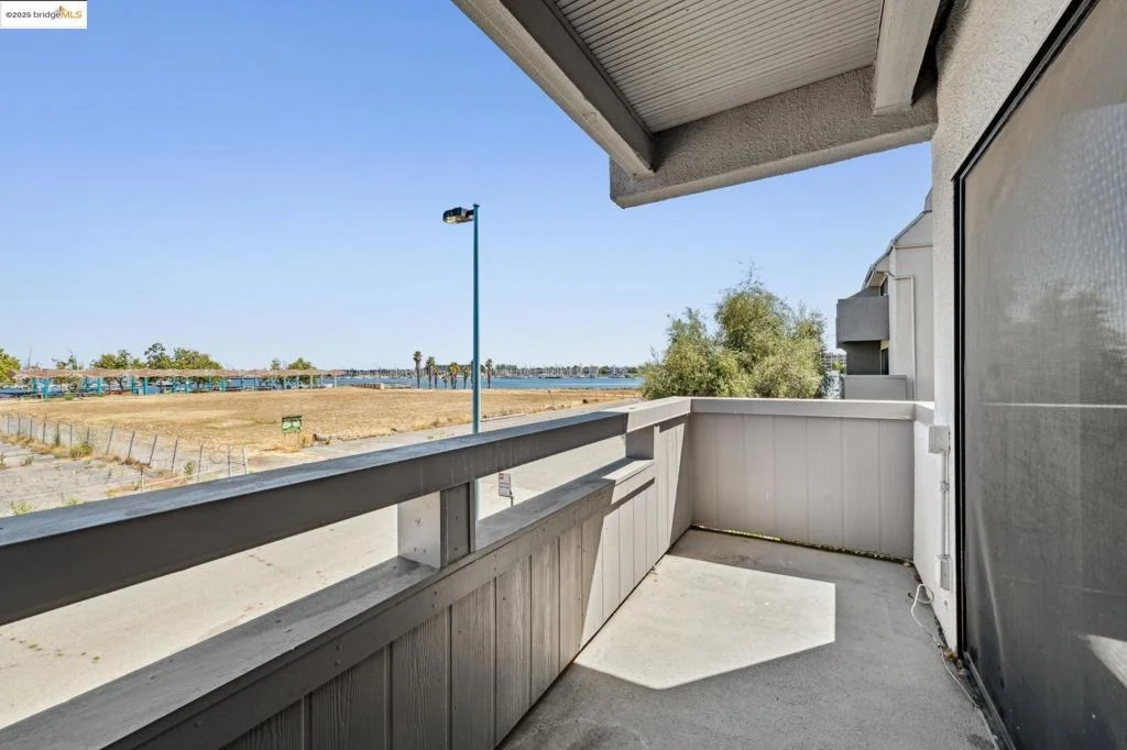 Photo of Unit 161 at 1 Embarcadero