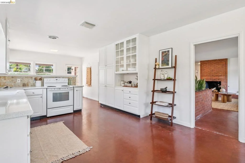 Photo of 201 Warwick Ave